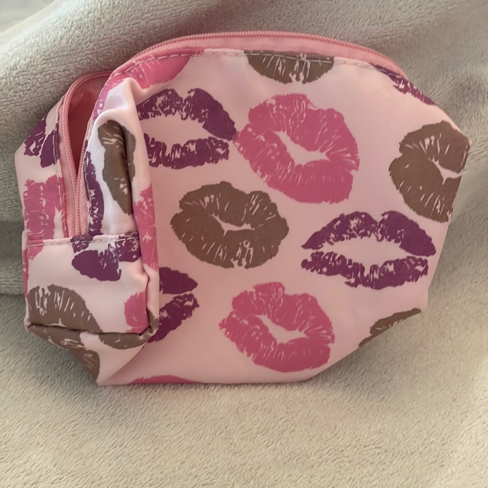Macys pink lip bag
